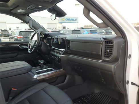 Used 2024 Chevrolet Silverado 1500 RST image 30
