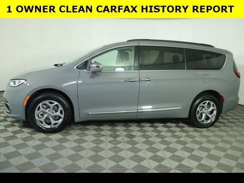 Used 2022 Chrysler Pacifica Limited image 5
