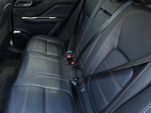 Used 2019 Jaguar F-PACE Prestige AWD/4WD image 12