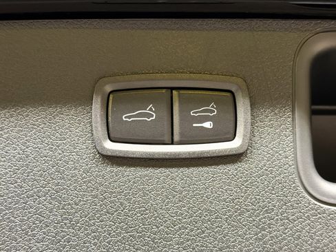 Certified 2026 Porsche Macan image 13