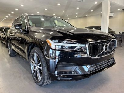 Used 2019 Volvo XC60 T5 Momentum w/ Premium Package