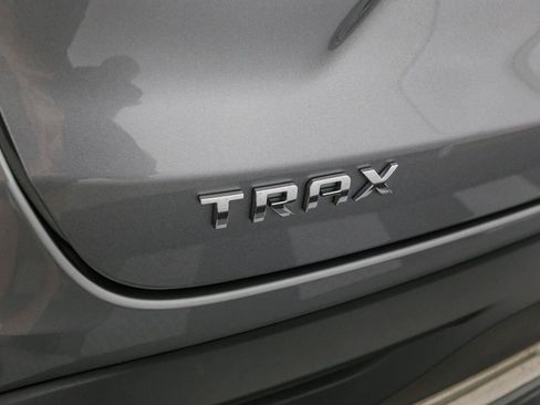 Used 2025 Chevrolet Trax ACTIV w/ Sunroof Package FWD image 11