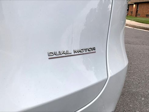 Used 2024 Tesla Model Y Performance AWD/4WD image 9