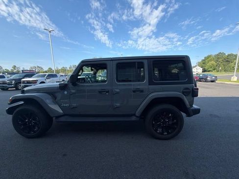 Used 2023 Jeep Wrangler Unlimited Sahara w/ Cold Weather Group AWD/4WD image 12