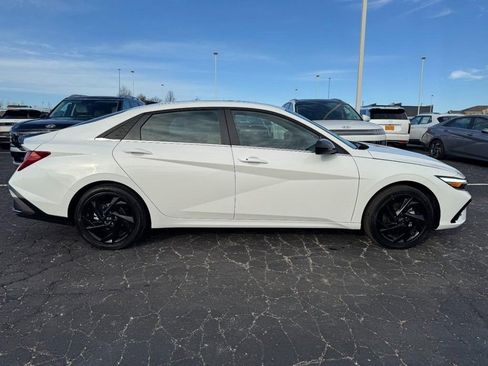 New 2026 Hyundai Elantra SEL Sport image 2