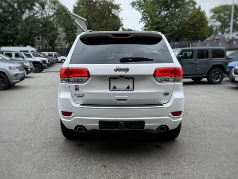 Used 2018 Jeep Grand Cherokee Overland AWD/4WD image 10