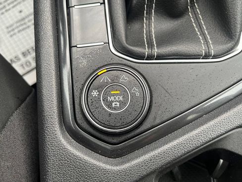 Certified 2024 Volkswagen Tiguan SE R-Line w/ MDO Package, Two-Row AWD/4WD image 16