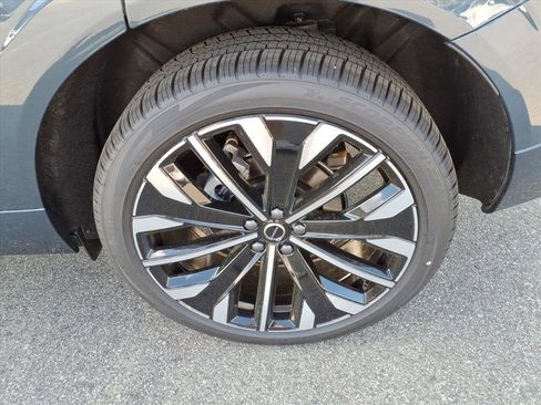 New 2026 Volvo XC60 B5 Ultra w/ Protection Package Premier AWD/4WD image 11
