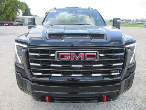 New 2026 GMC Sierra 2500 AT4 AWD/4WD image 11