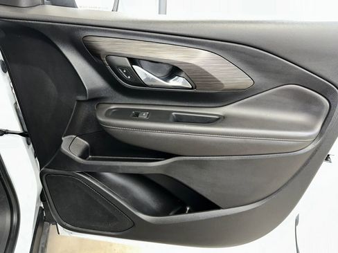 Used 2023 GMC Terrain SLE w/ Driver Convenience Package image 30