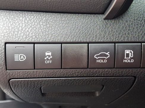 Used 2019 Toyota Camry SE FWD image 24
