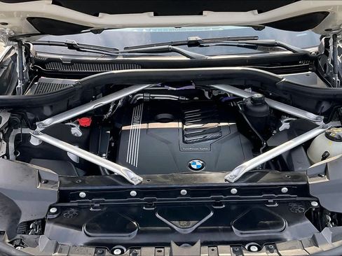 Used 2022 BMW X7 xDrive40i w/ M Sport Package AWD/4WD image 29