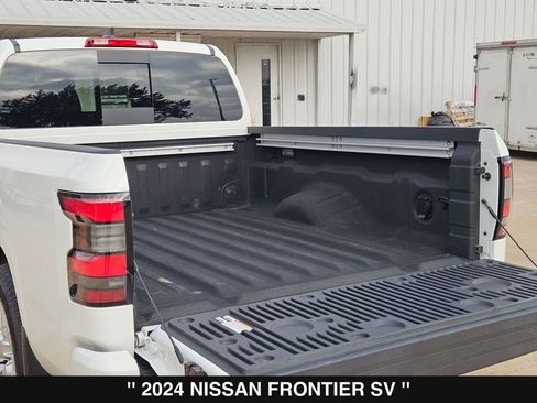 Used 2024 Nissan Frontier SV w/ SV Convenience Package RWD image 36