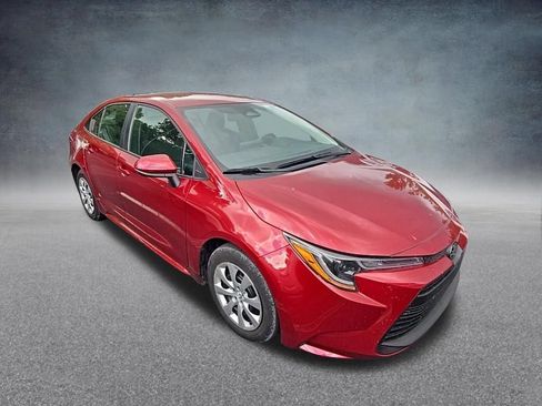 Used 2025 Toyota Corolla LE FWD image 8