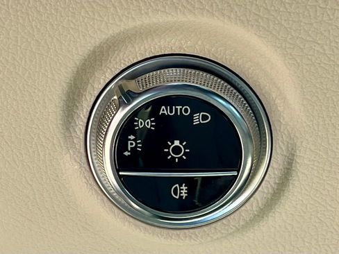 Certified 2026 Mercedes-Benz C 300 4MATIC Sedan image 18