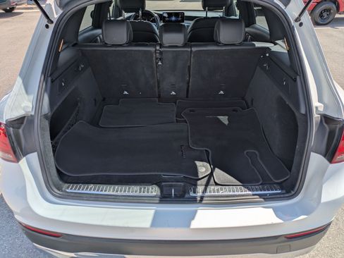 Used 2021 Mercedes-Benz GLC 300 4MATIC image 31