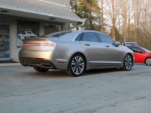 Used 2019 Lincoln MKZ Reserve w/ Luxury Package AWD/4WD image 6