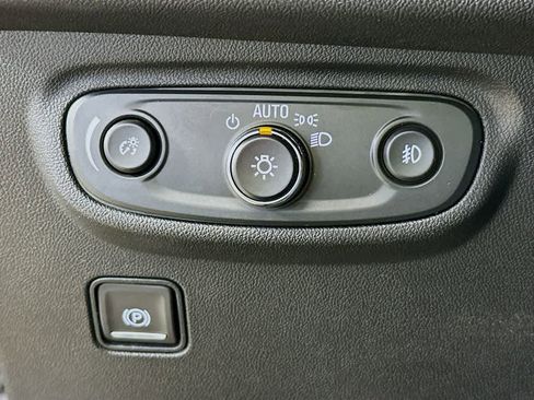 Used 2023 GMC Terrain SLT image 26