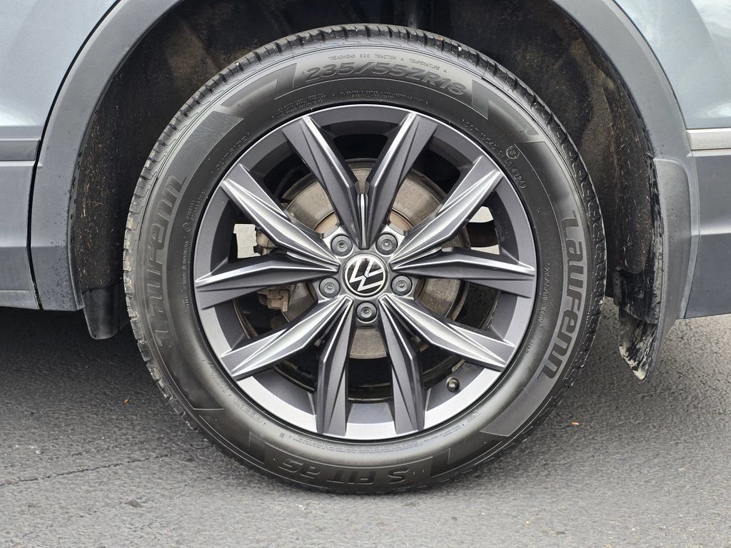 Used 2022 Volkswagen Tiguan SE AWD/4WD image 31