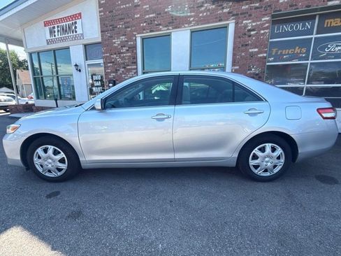 Used 2011 Toyota Camry LE FWD image 8