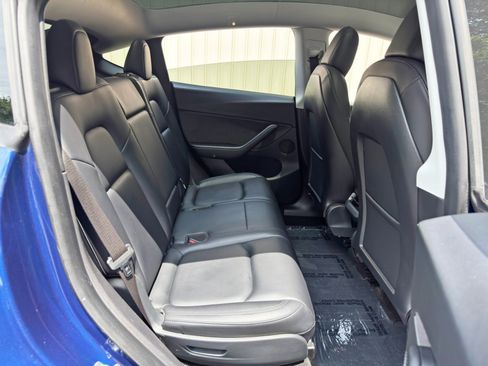 Used 2021 Tesla Model Y Long Range AWD/4WD image 40