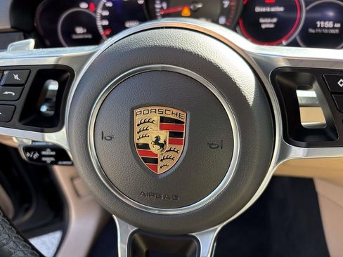 Certified 2022 Porsche Cayenne Platinum Edition image 30