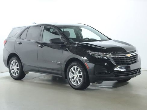 Used 2024 Chevrolet Equinox LS w/ LS Convenience Package image 9
