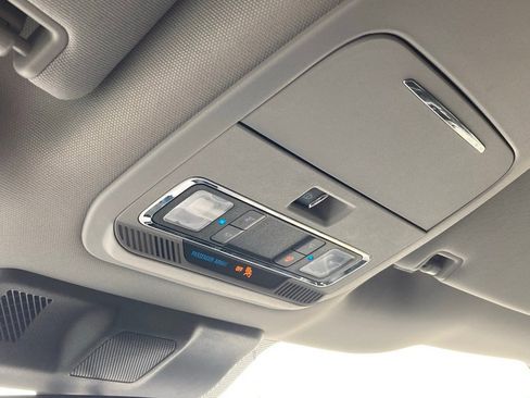 Used 2021 Ford F150 Lariat image 23