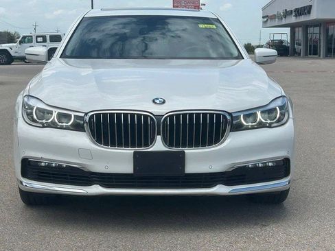Used 2018 BMW 740i RWD image 1