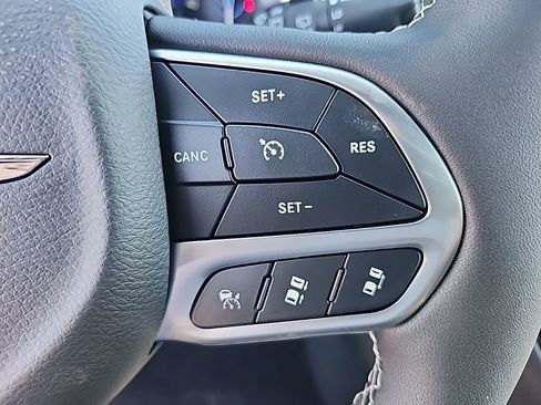 New 2026 Chrysler Pacifica Select image 36