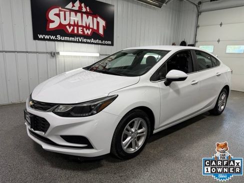 Used 2017 Chevrolet Cruze LT w/ Convenience Package FWD image 1
