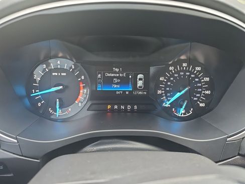 Used 2016 Ford Fusion SE FWD image 4