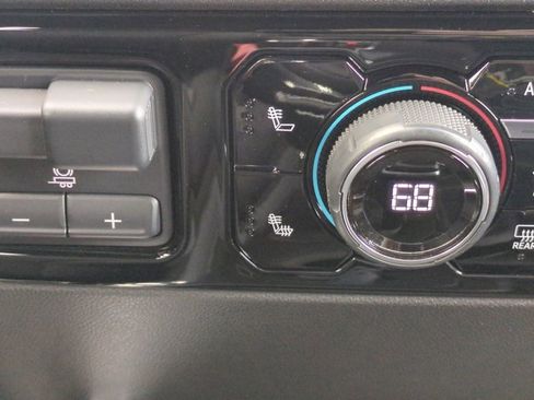 Used 2024 Chevrolet Silverado 1500 RST image 22