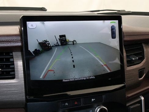 Used 2023 Ford Expedition Limited image 19