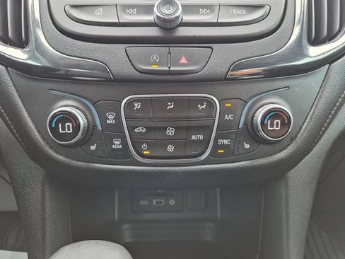 Used 2023 Chevrolet Equinox RS w/ RS Leather Package FWD image 28