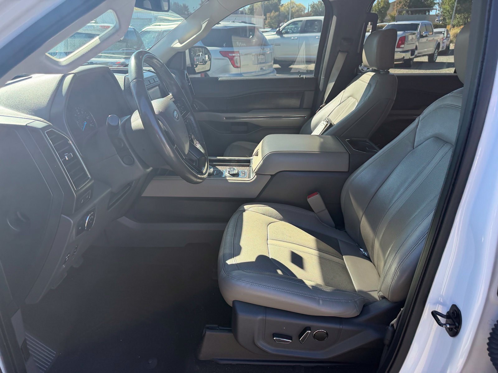 Used 2019 Ford Expedition Max Limited w/ Equipment Group 302A AWD/4WD image 10