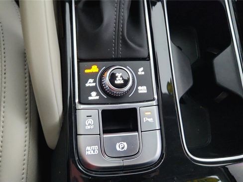 Used 2025 Kia Telluride S image 29