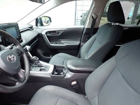 Used 2020 Toyota RAV4 LE w/ Carpet Mat Package AWD/4WD image 15