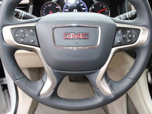 Used 2023 GMC Acadia Denali w/ Denali Technology Package image 13