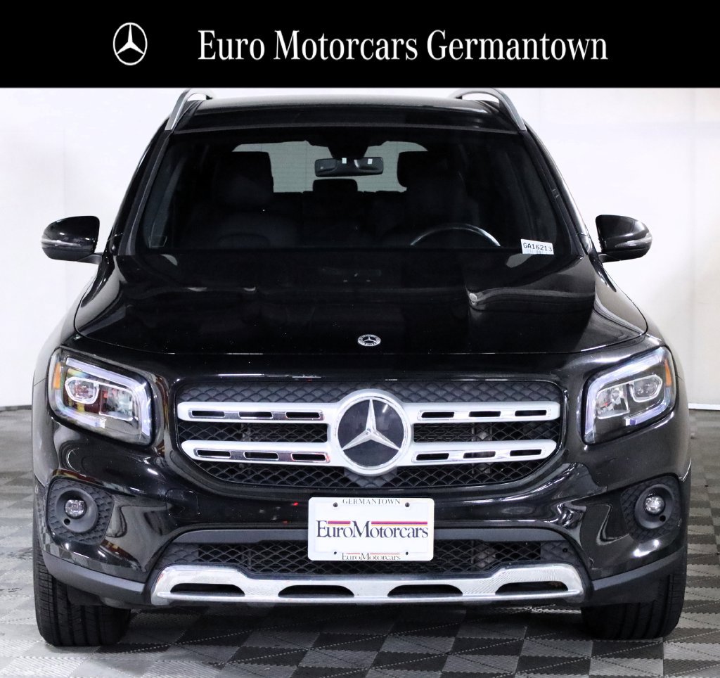 Used 2023 Mercedes-Benz GLB 250 4MATIC w/ Premium Package image 2