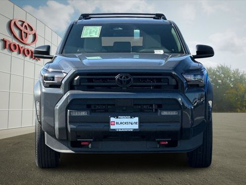 Certified 2026 Toyota 4Runner SR5 AWD/4WD image 8