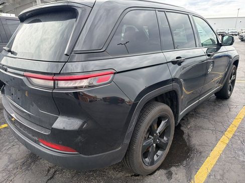 Used 2024 Jeep Grand Cherokee Altitude image 5