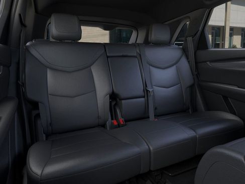 New 2025 Cadillac XT5 Luxury image 17