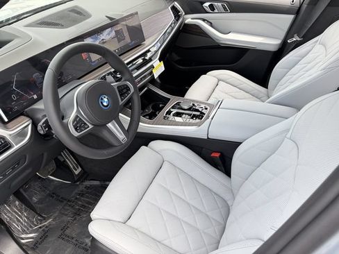 Used 2026 BMW X5 xDrive50e w/ M Sport Package AWD/4WD image 17