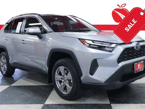 Used 2022 Toyota RAV4 XLE w/ Convenience Package AWD/4WD image 1
