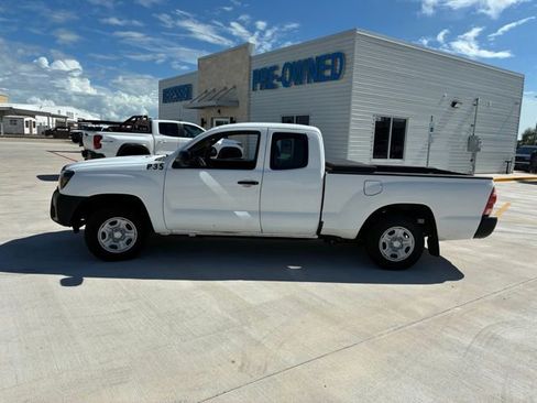 Used 2015 Toyota Tacoma 2WD Access Cab image 5