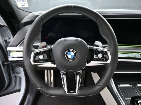 Used 2024 BMW 760i xDrive w/ Premium Package 2 image 23