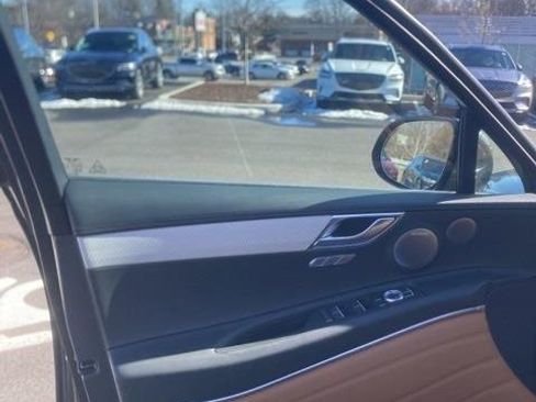 Used 2025 Genesis GV80 2.5T Prestige image 11