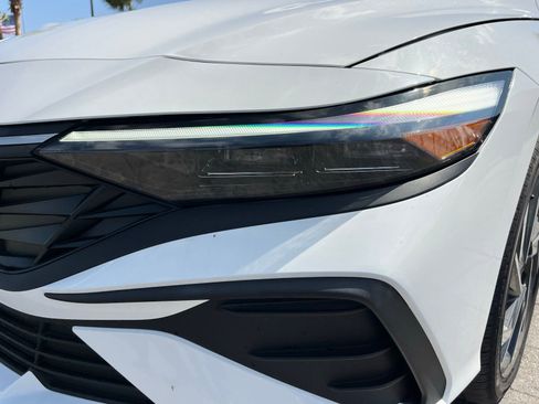 New 2025 Hyundai Elantra SEL FWD image 13