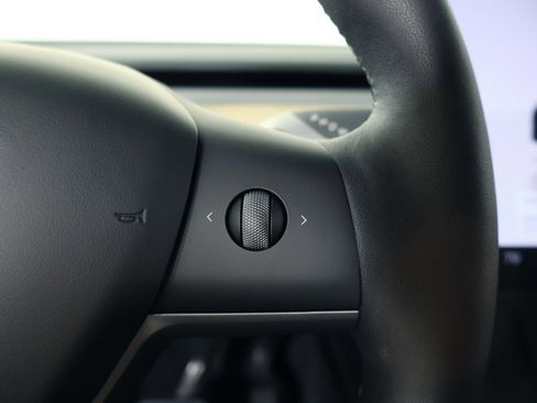 Used 2024 Tesla Model Y Long Range image 43